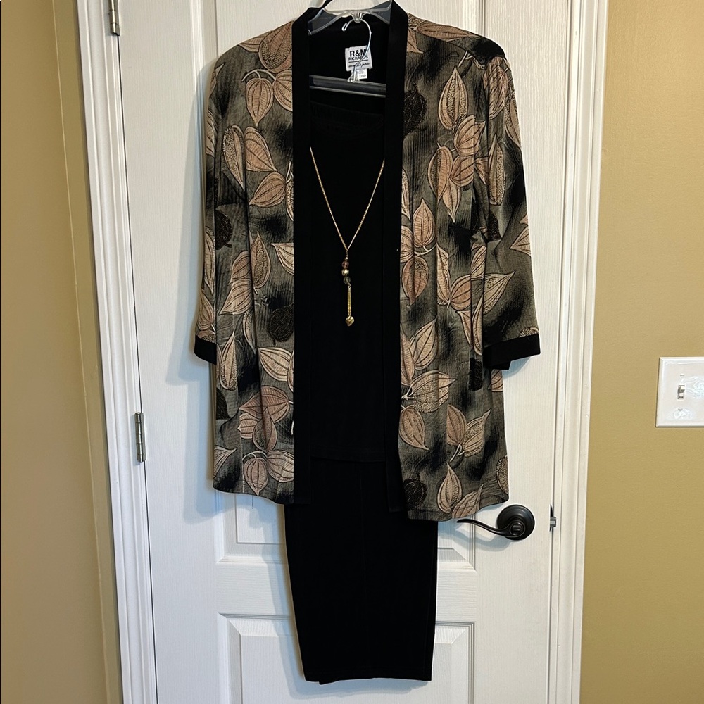 R&M Richards Black and Tan Leaf Print Pant Set. 22WP